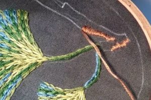 foto acabando bordado planta de gingko biloba 2
